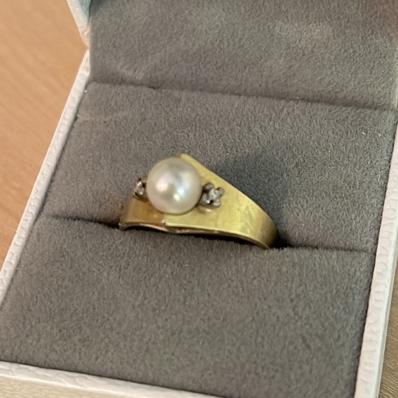 Genuine solid gold and real pearl wedding ring - Picture 1 of 3